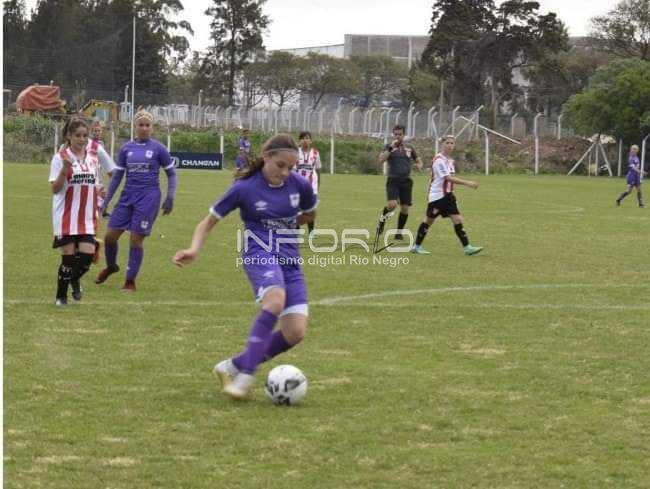 Antonella Mazziotto, adolescente fraybentina en la selección uruguaya de futbol  femenino. - El Rionegrense - Noticias Fray Bentos Diario Digital Rio Negro  Uruguay